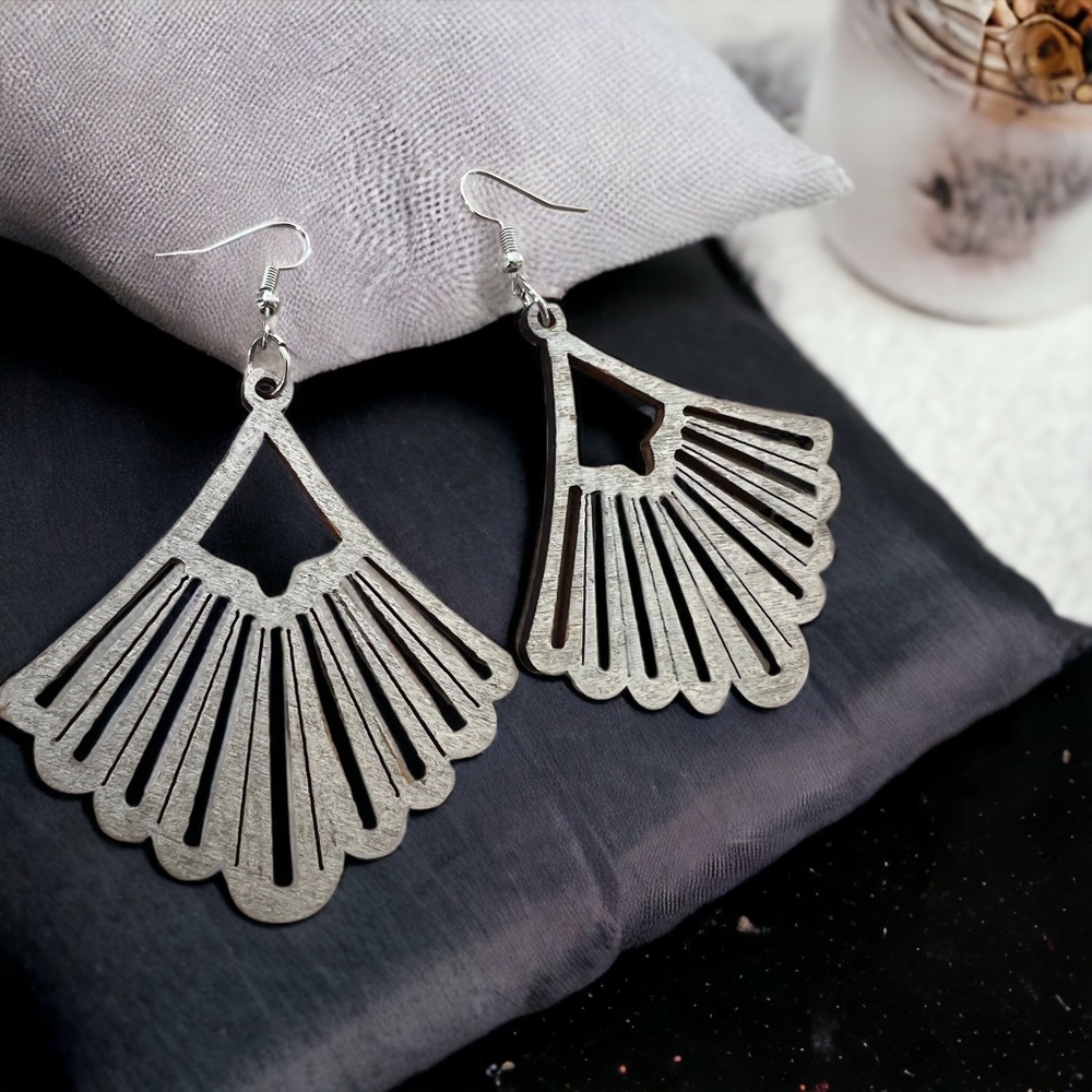 Handmade metallic silver earrings